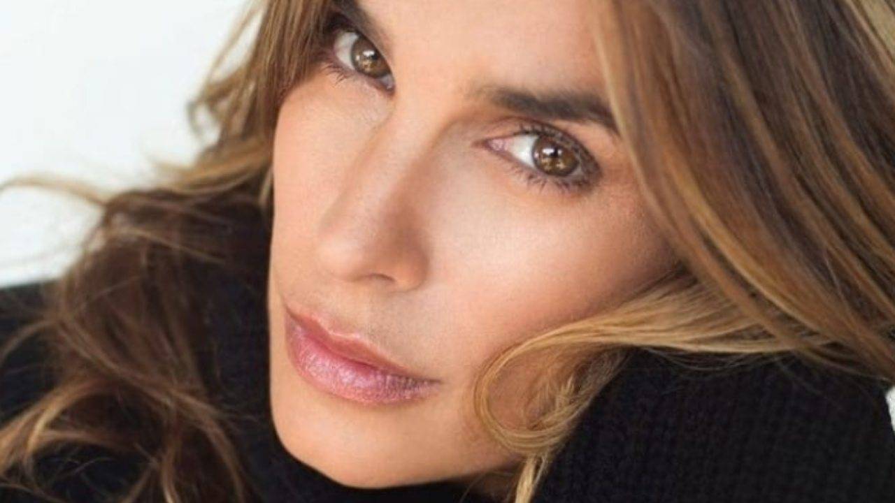 Elisabetta Canalis sushi e torta a sorpresa video