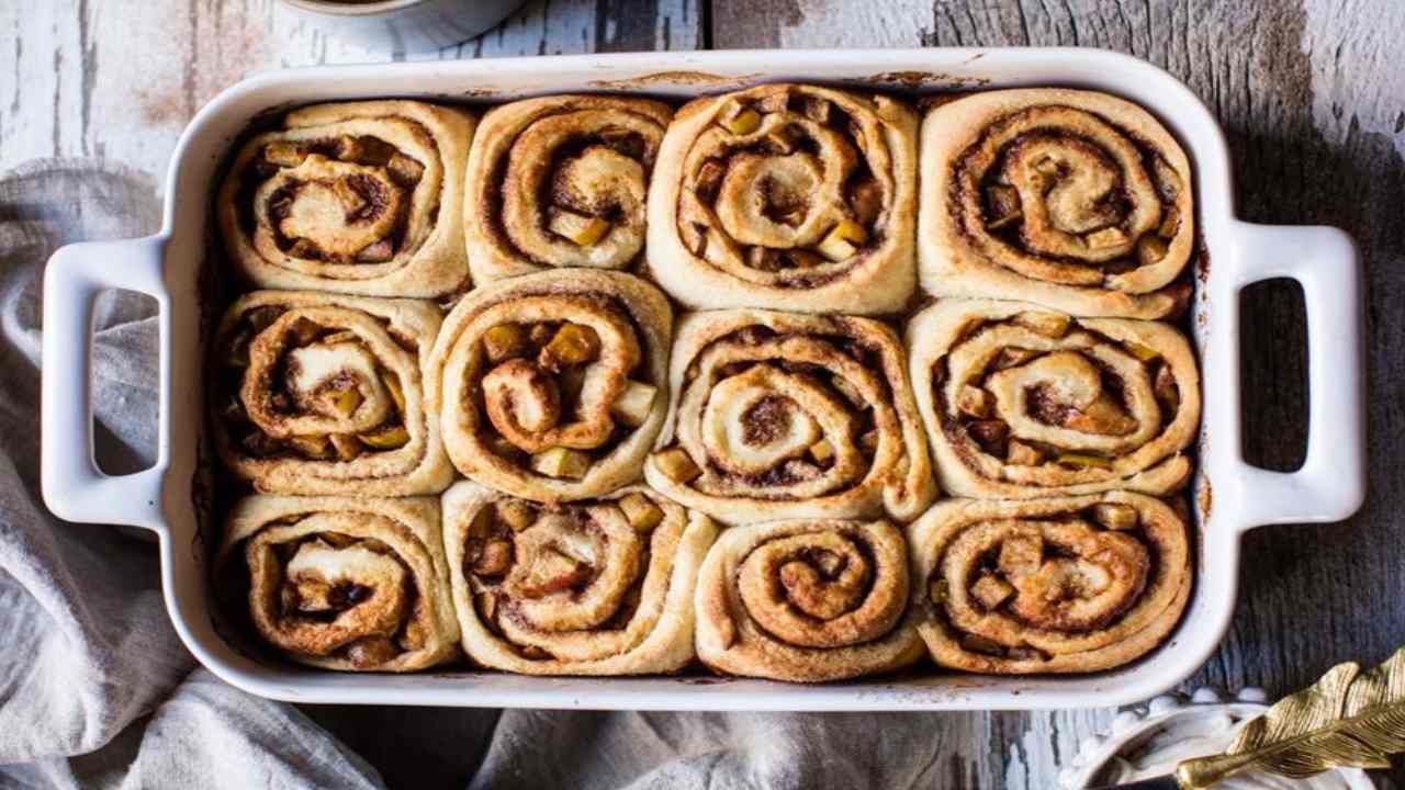 Apple rolls mele cannella noci ricetta facile