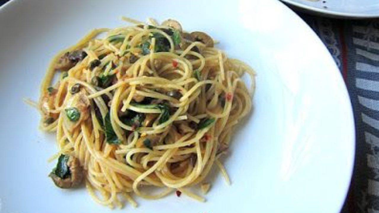 pasta alla puttanesca in bianco di Max Mariola