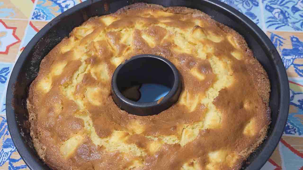 Ciambellone alle mele