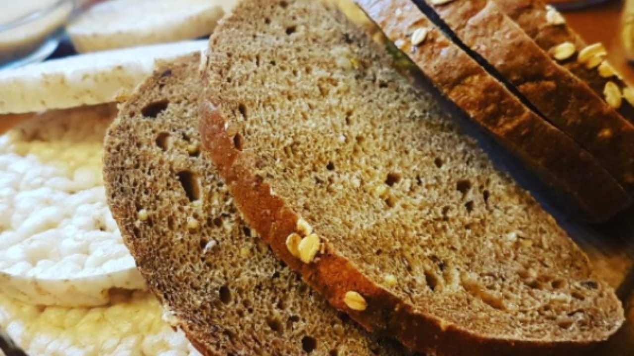 Pane con avena e yogurt