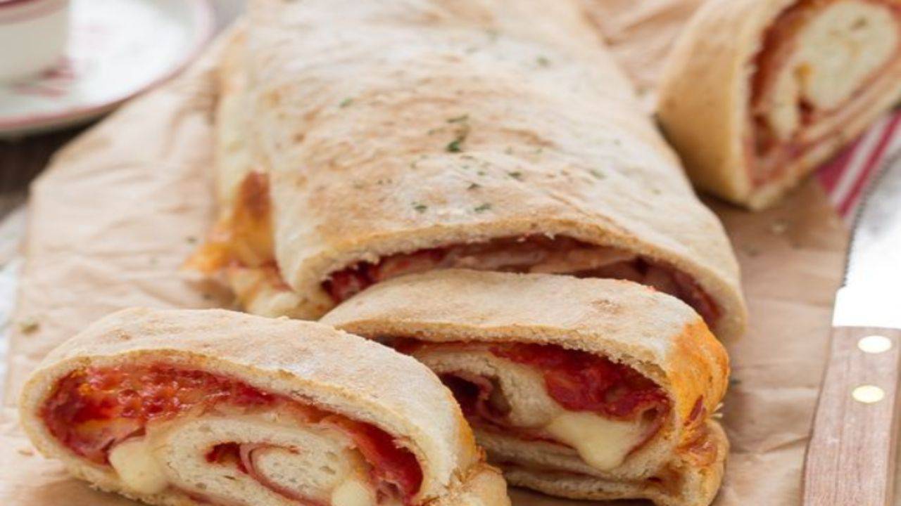 rotolo di pizza ripieno