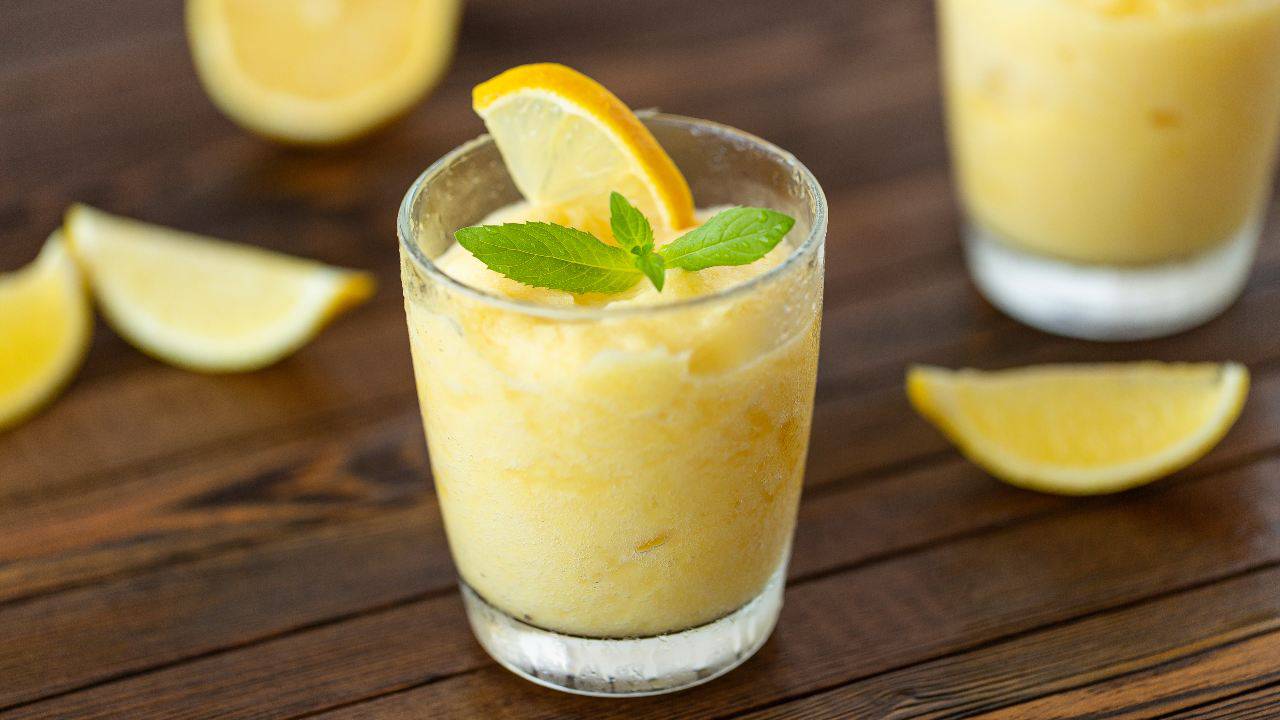 granita al limone ricetta facile