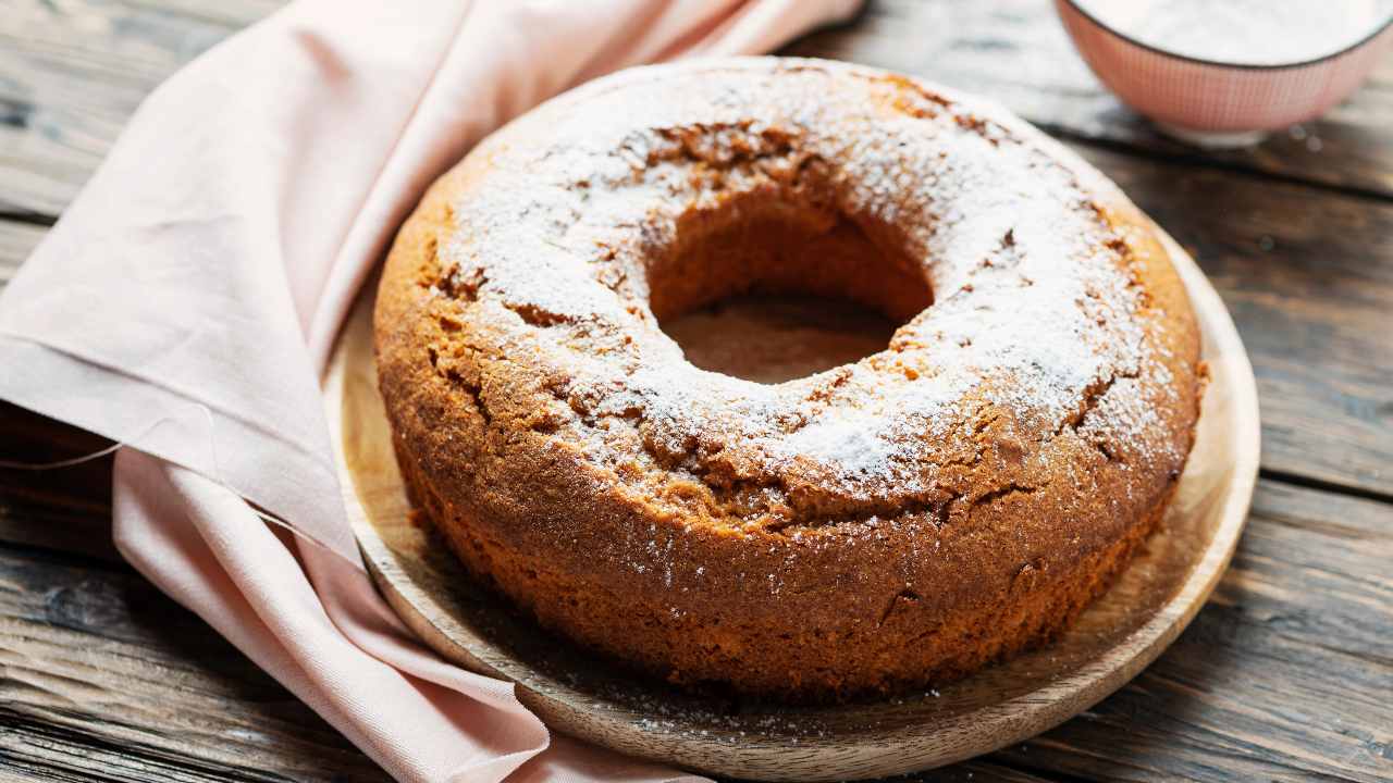 Ciambella allo yogurt e frutti di bosco ricetta