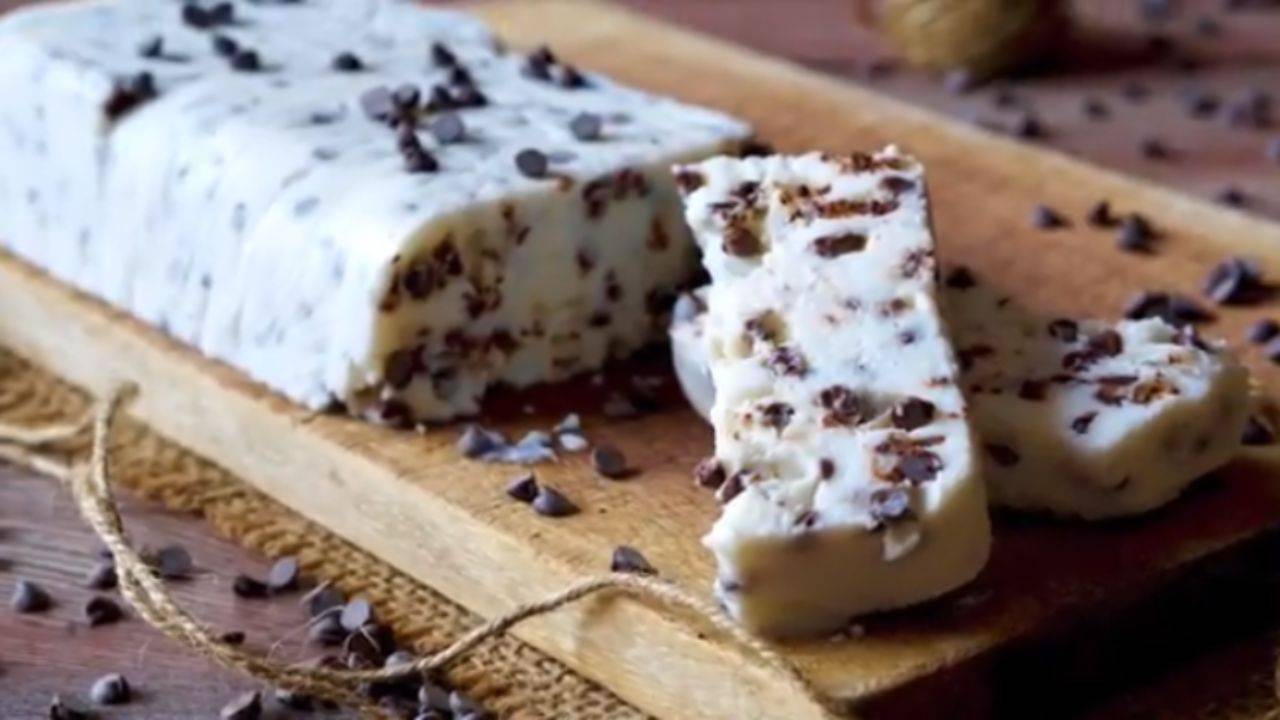 semifreddo ricotta gocce cioccolato ricetta