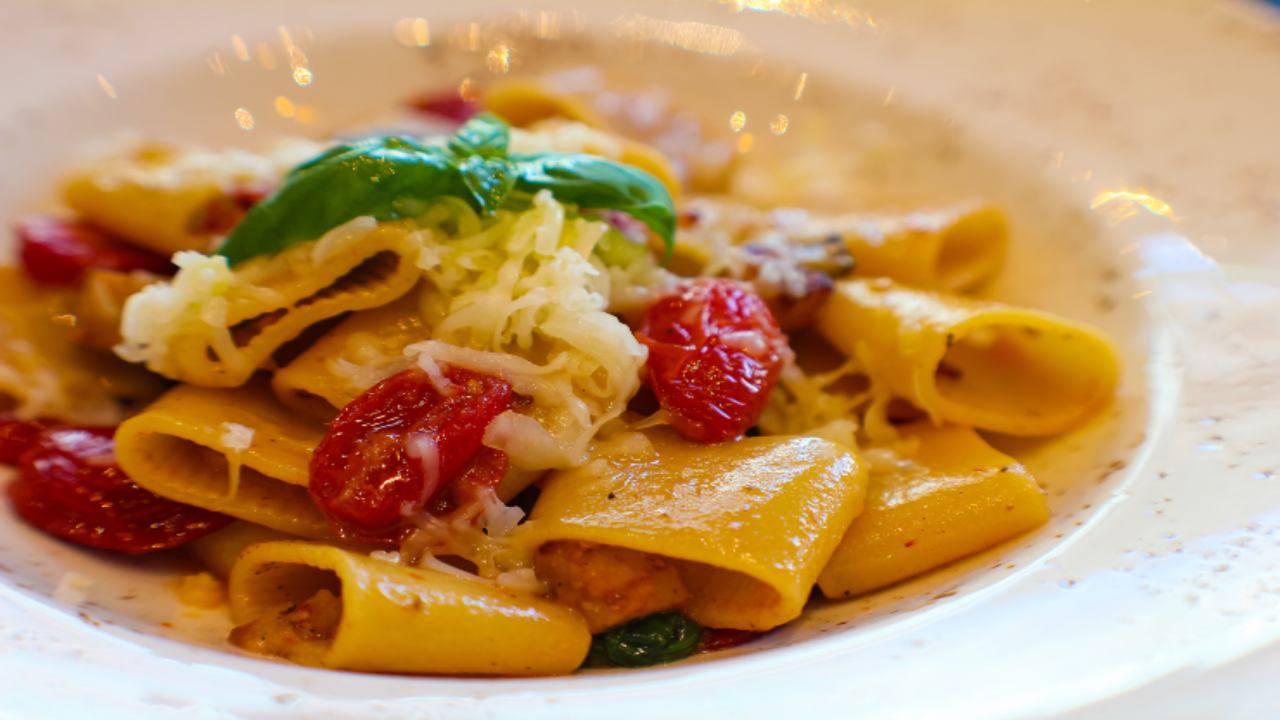 pasta pomodorini e pecorino