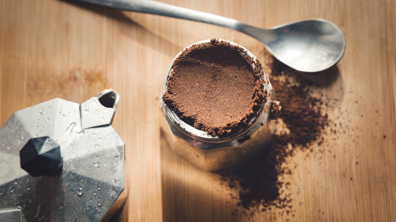 Fondi di caffè bagno